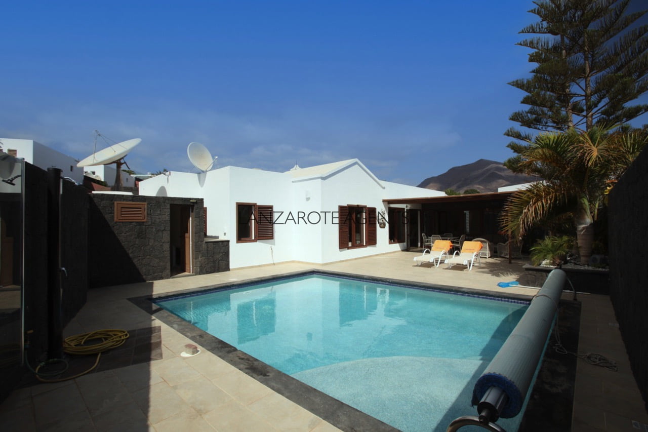 Perfectly Presented Luxury 3 Bedroom Detached Villa or sale in Lanzarote, Las Coloradas