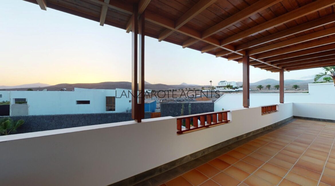 beautiful-two-storey-villa-with-excellent-views-and-outside-space-in-Calero-10282021_093539