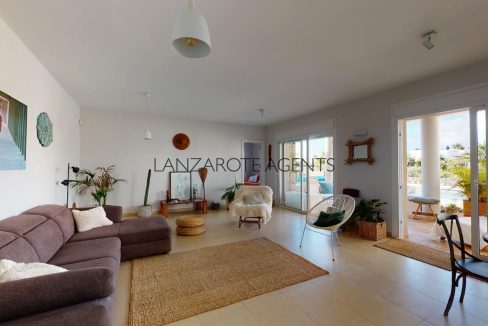 Beautiful-5-bedroom-5-bathroom-villa-with-extensive-outside-space-with-pool-and-tennis-court-in-Costa-Teguise-01142022_071311