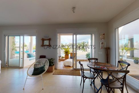 Beautiful-5-bedroom-5-bathroom-villa-with-extensive-outside-space-with-pool-and-tennis-court-in-Costa-Teguise-01142022_071328