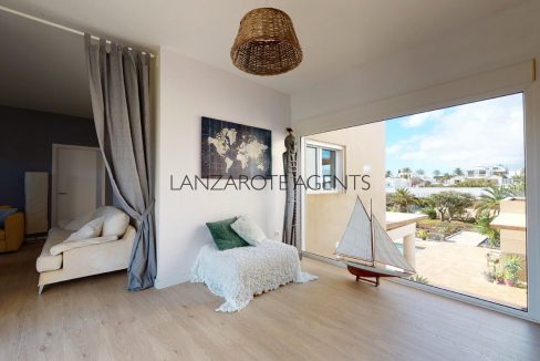 Beautiful-5-bedroom-5-bathroom-villa-with-extensive-outside-space-with-pool-and-tennis-court-in-Costa-Teguise-01142022_072610