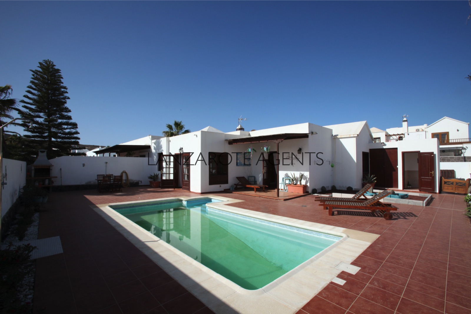Lovely 3 Bedroom Villa in Gated Complex in Playa Blanca with Private Pool