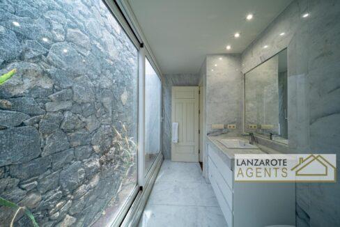 Puerto Calero Lanzarote Agents 0001