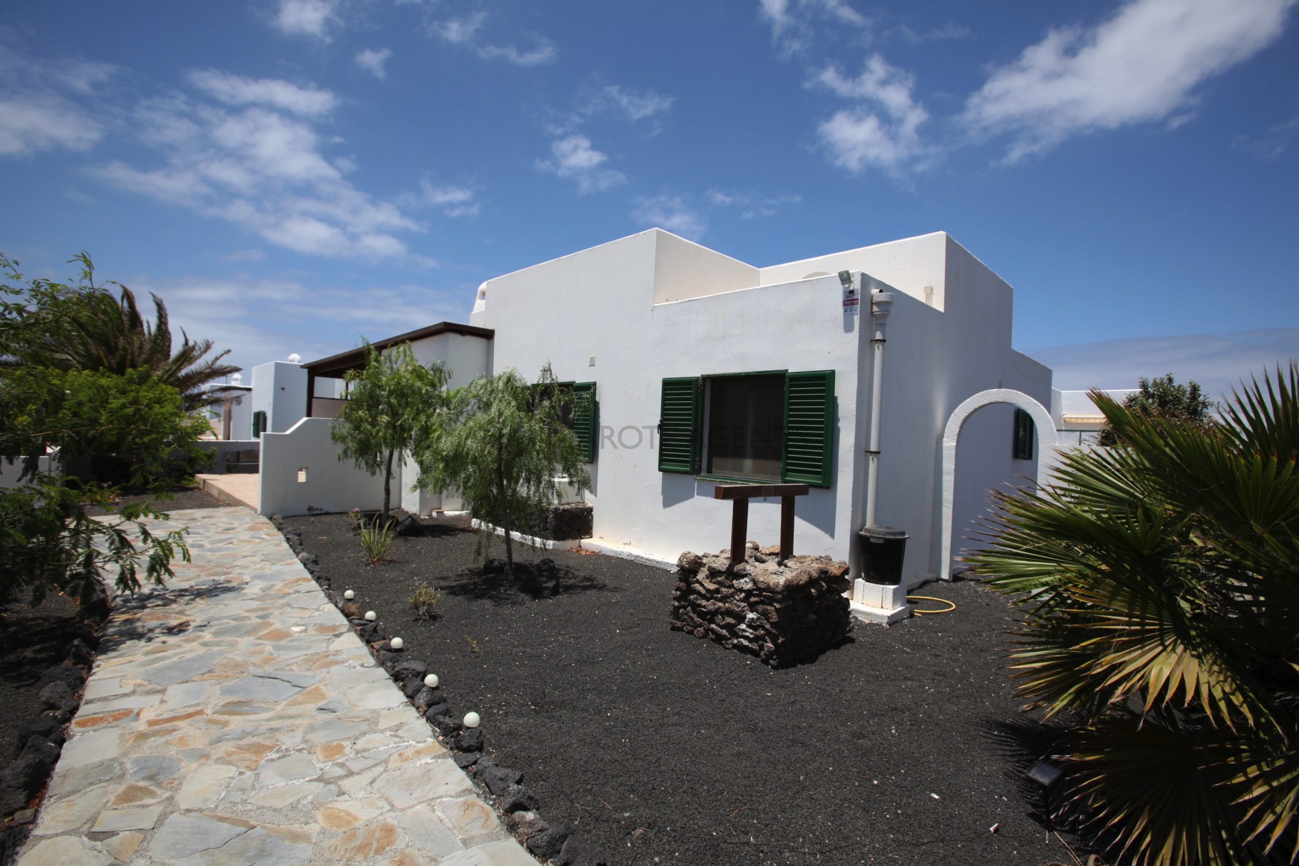 Detached 3 Bedroom Bungalow for sale in Lanzarote in Complex with Communal Pool in Playa Blanca