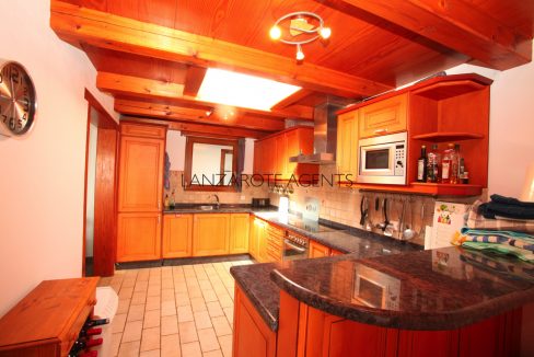 Spacious 4 Bedroom Villa With Private Pool and Panoramic Views of The Sea and Playa Blanca