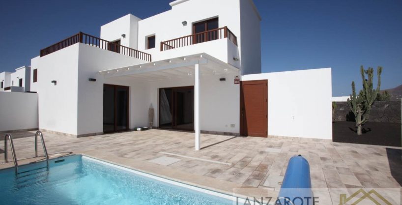 Fabulous Newly Refurbished 3 Bedroom Villa for sale in Lanzarote with Open Views and Private Pool and A/C in Playa Blanca