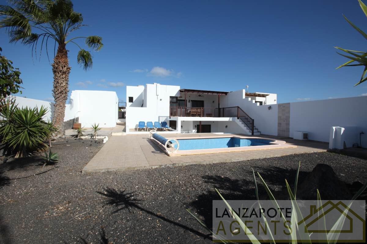 Villa in Lanzarote with 3 Bedroom and 4 Bathrooms Near Playa Blanca Town Centre with Massive Potential