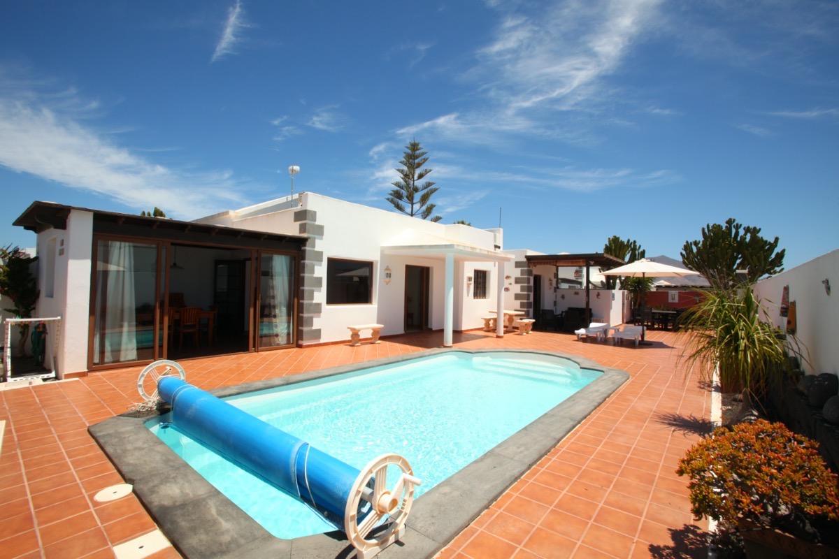 Fabulous Detached 4 bedroom Villa With Private Pool Near Playa Blanca Town Centre