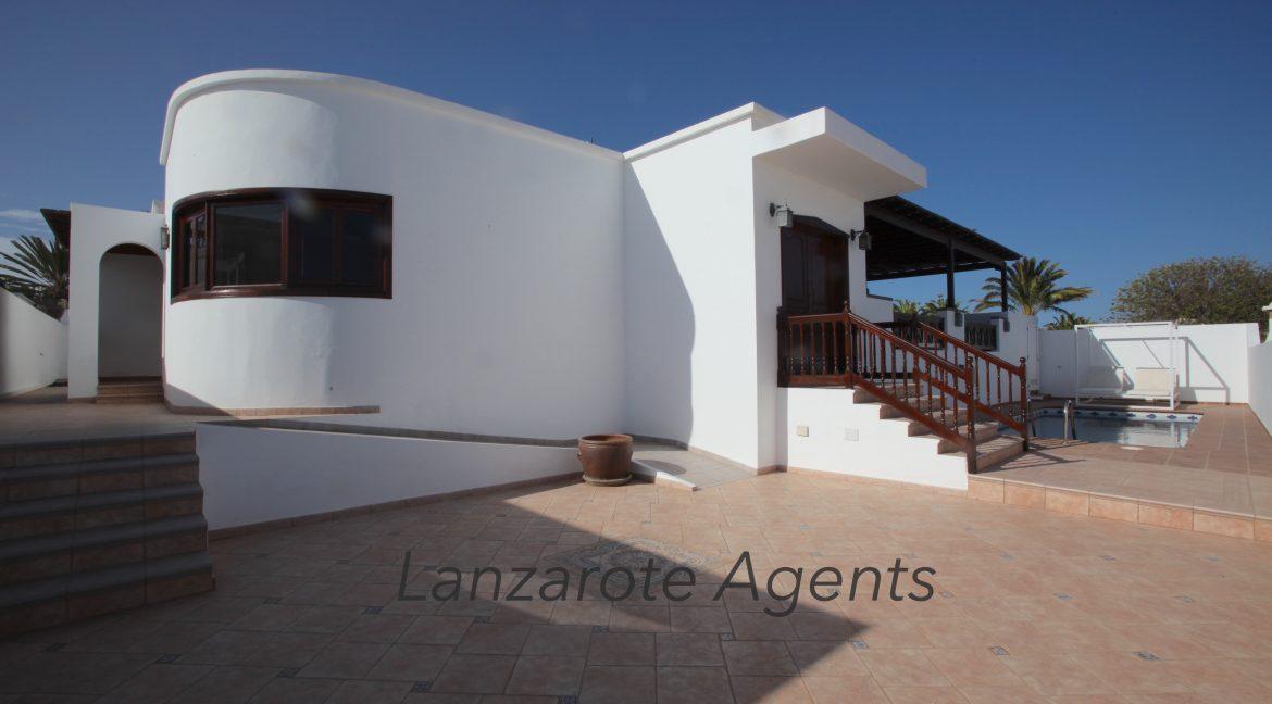 Villas for sale in Costa Teguise