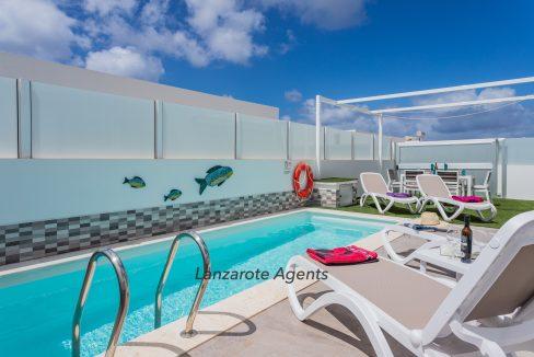 Playa Blanca -- www.lanzaroteagents.com0020