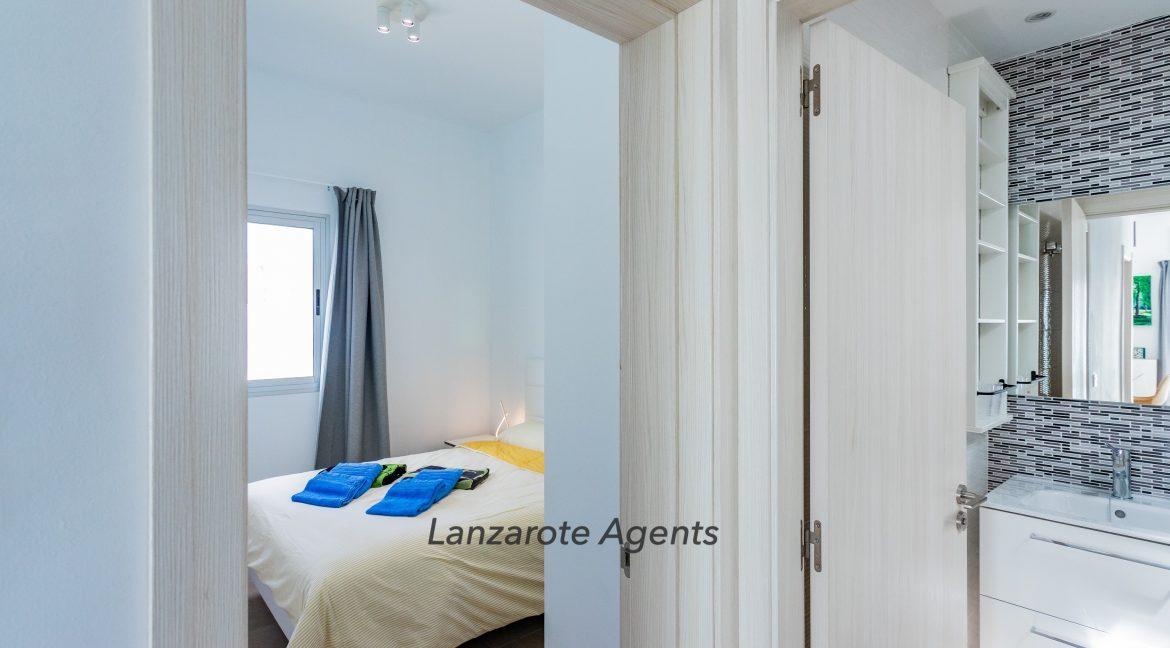 Playa Blanca -- www.lanzaroteagents.com0046