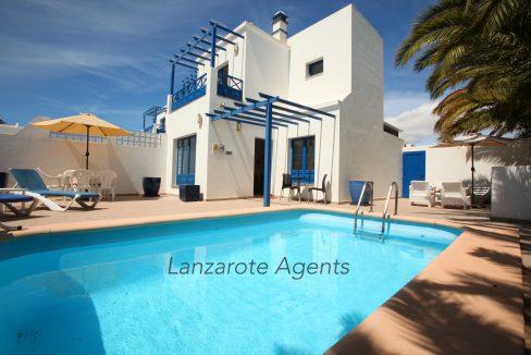 Villas for sale in Playa Blanca
