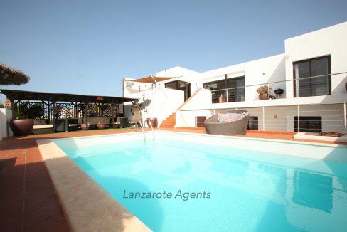 Playa Blanca -- www.lanzaroteagents.com0085