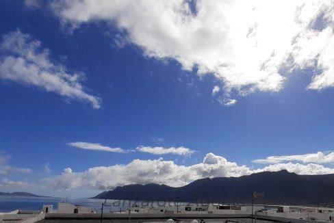 Playa Blanca -- www.lanzaroteagents.com0041