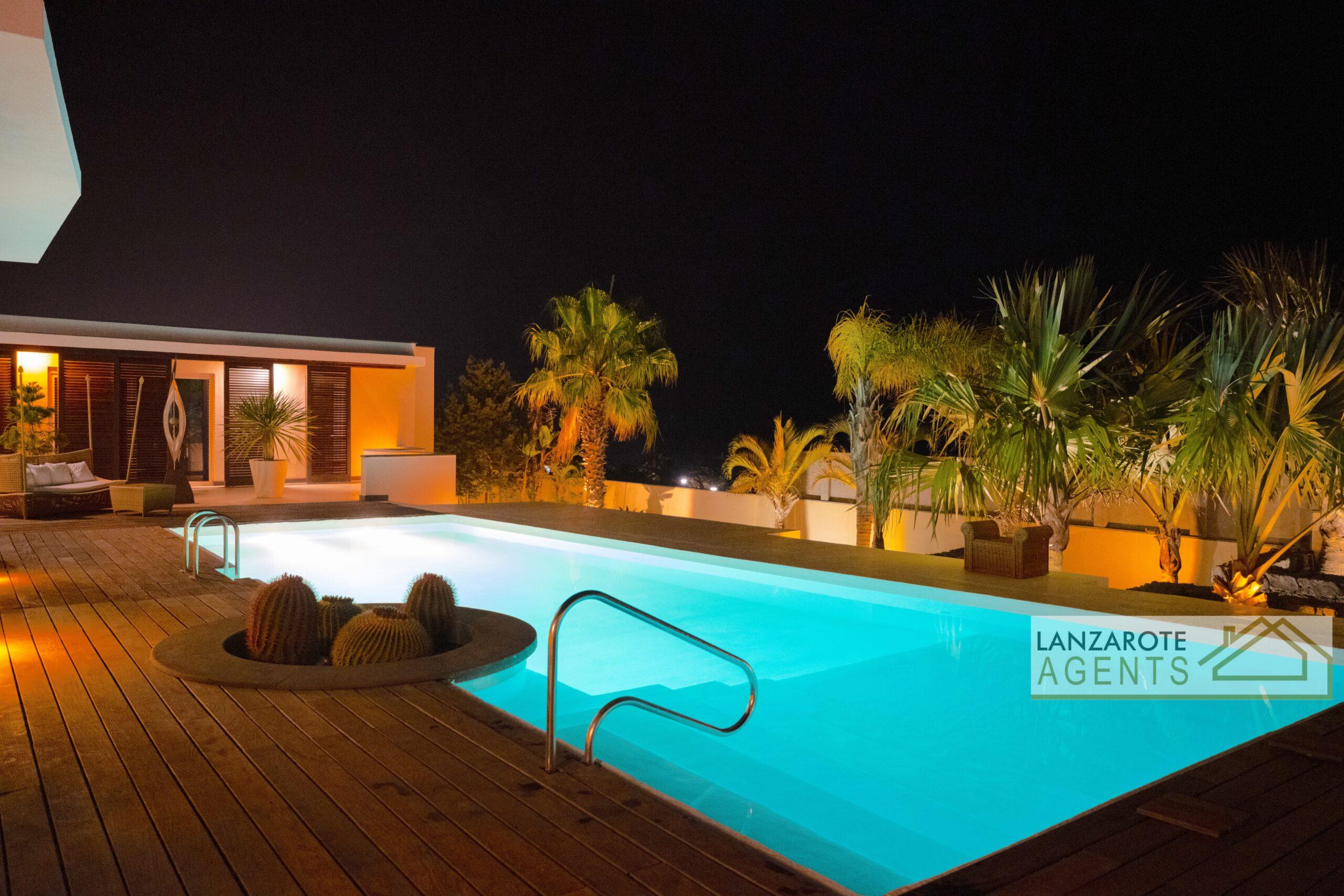 Villas for sale Puerto Calero