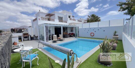 villas in playa blanca with private pool