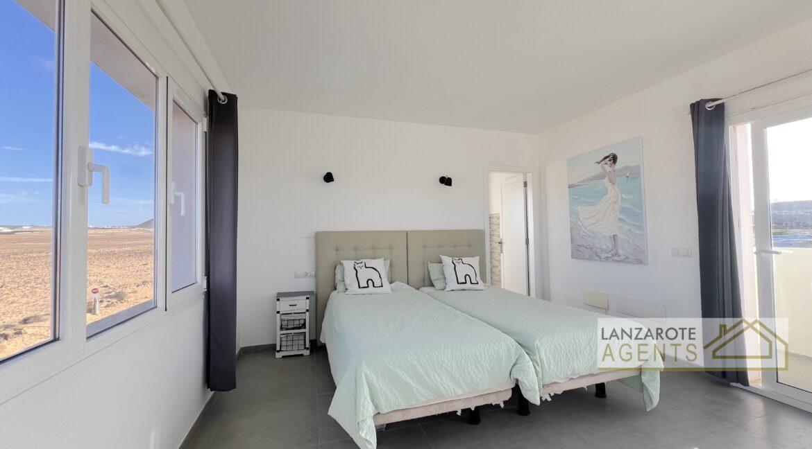 EL CUCHILLO - Lanzarote Agents 0016