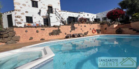 villas in lanzarote costa teguise