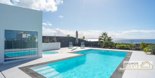 holiday villas to rent in lanzarote​