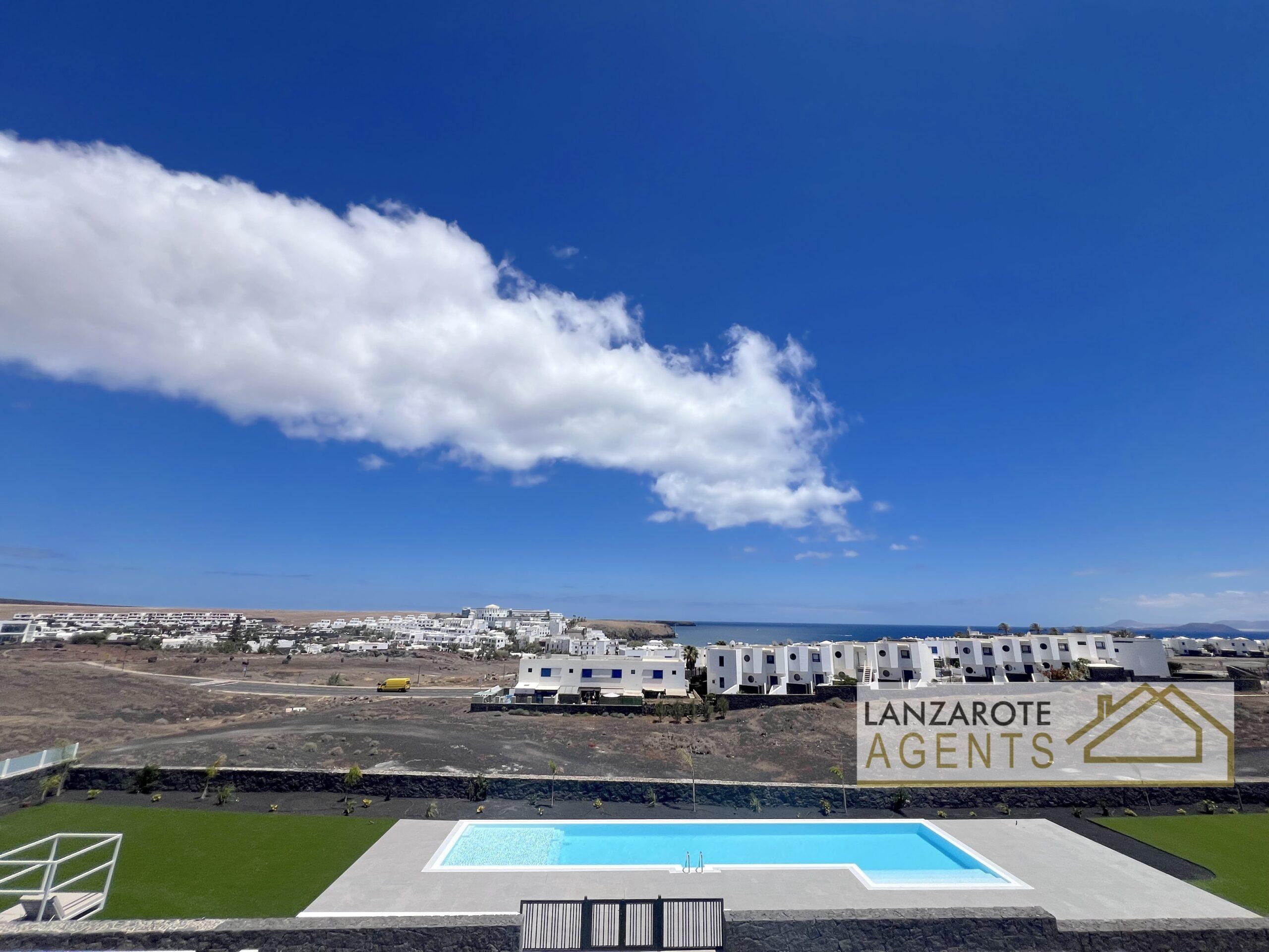 Impeccable Modern Villa With Roof Terrace and Communal Pool For Seasonal Renting In Playa Blanca