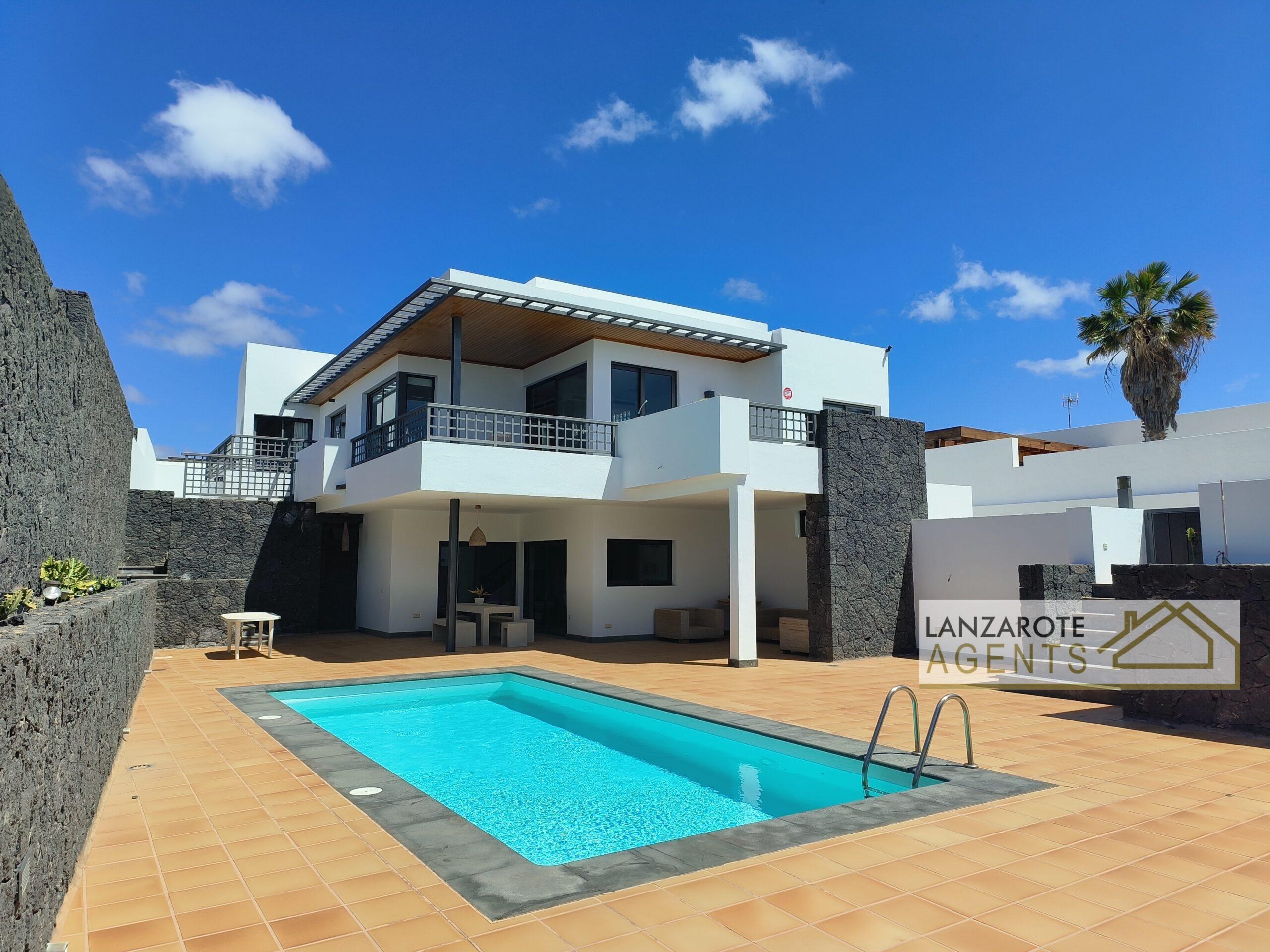 Superb Luxury 6 Bedroom Villa With Amazing Sea Views In Puerto Calero